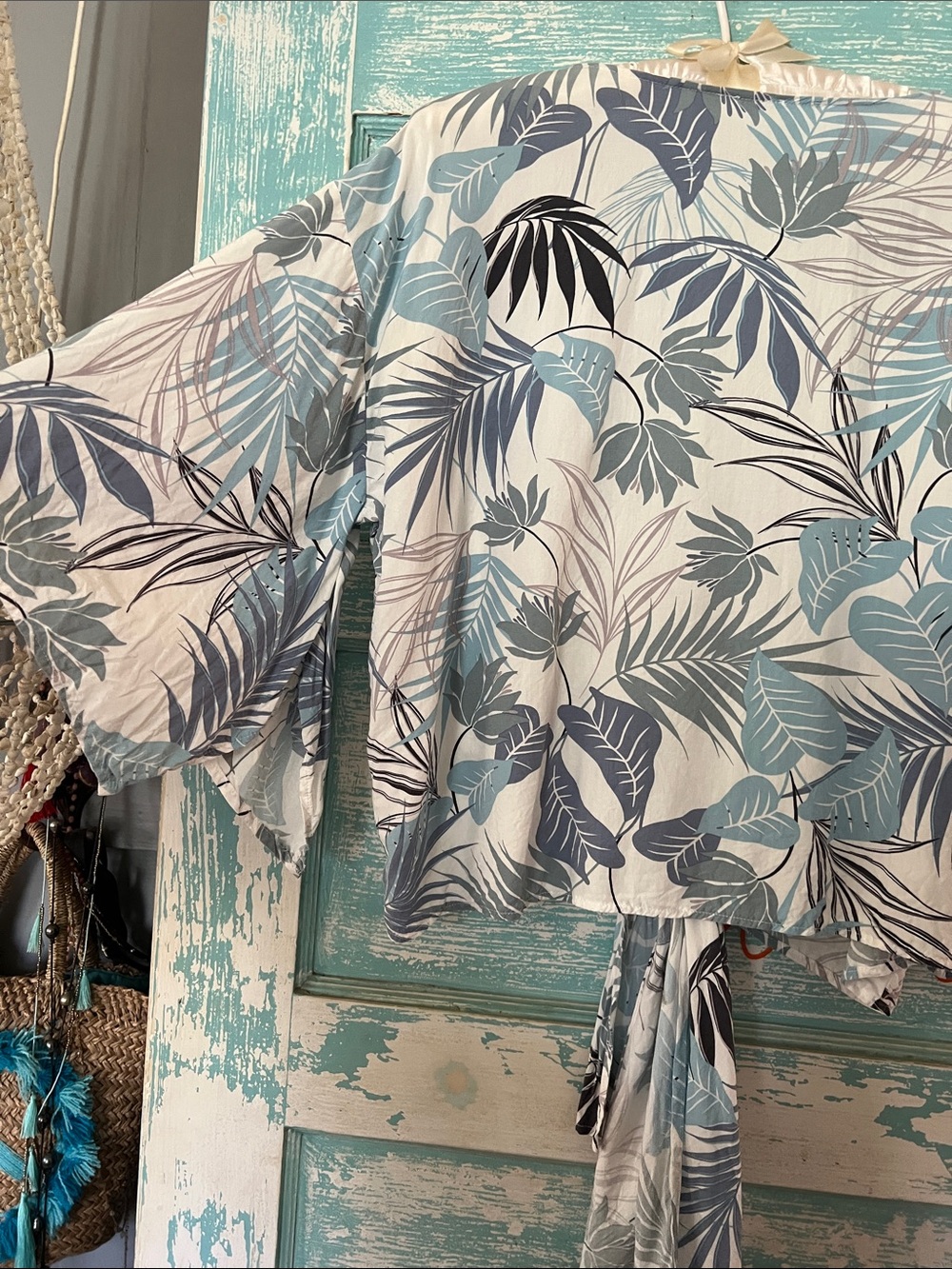 mahina Blue & White Tropical Leaf Kimono wrap top EUC blue aloha euc - Picture 7 of 7